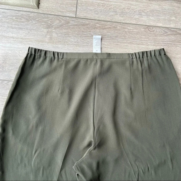 Nygard Collection Pure Silk  Relaxed Pants - Picture 9 of 12